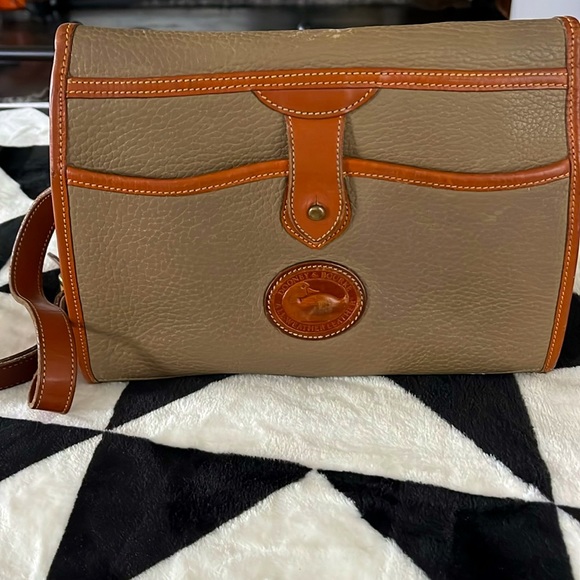 Dooney & Bourke Handbags - Vintage Dooney and Bourke All Weather Leather Bag
